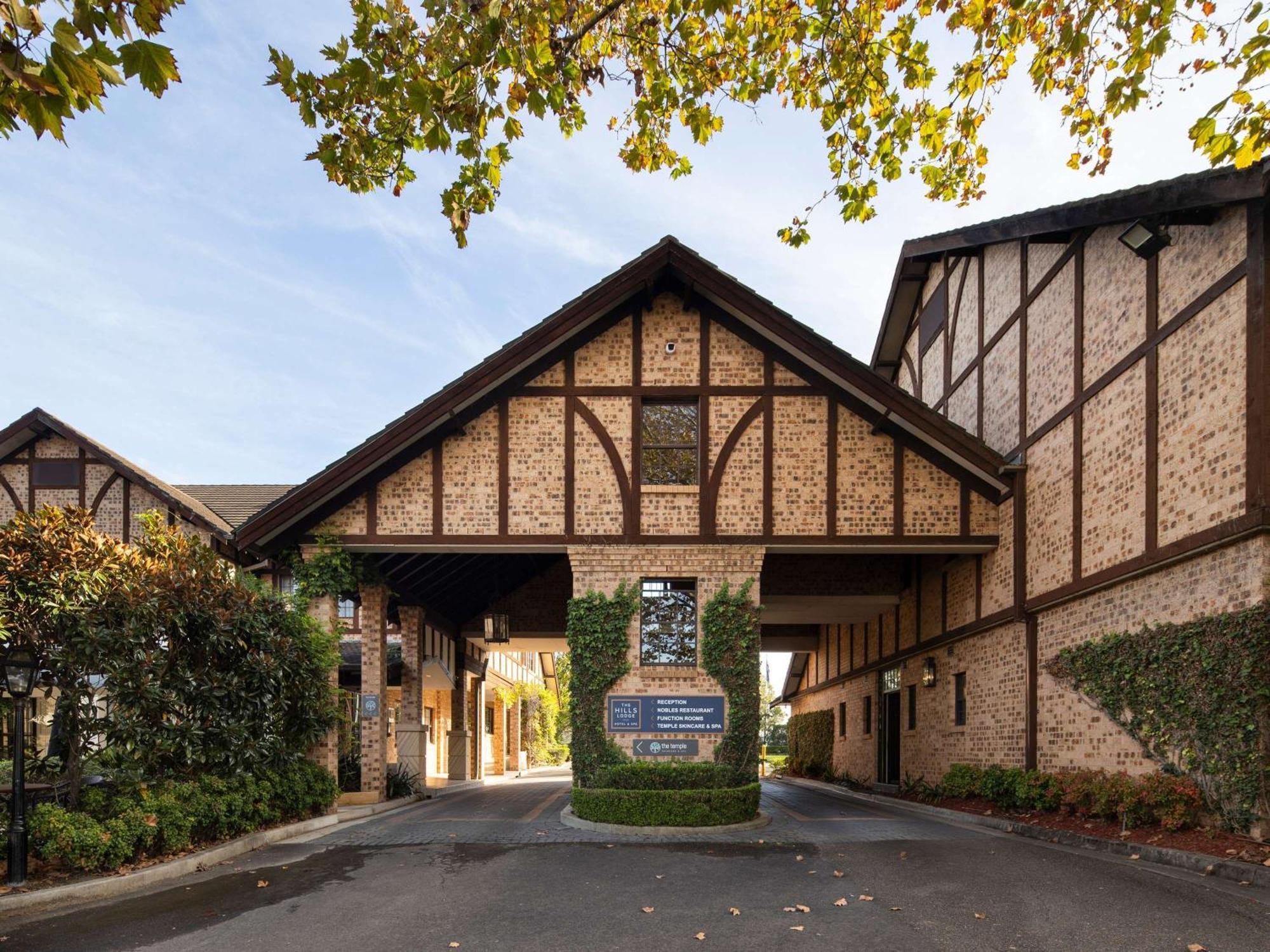 Hotel Peppers The Hills 4*
