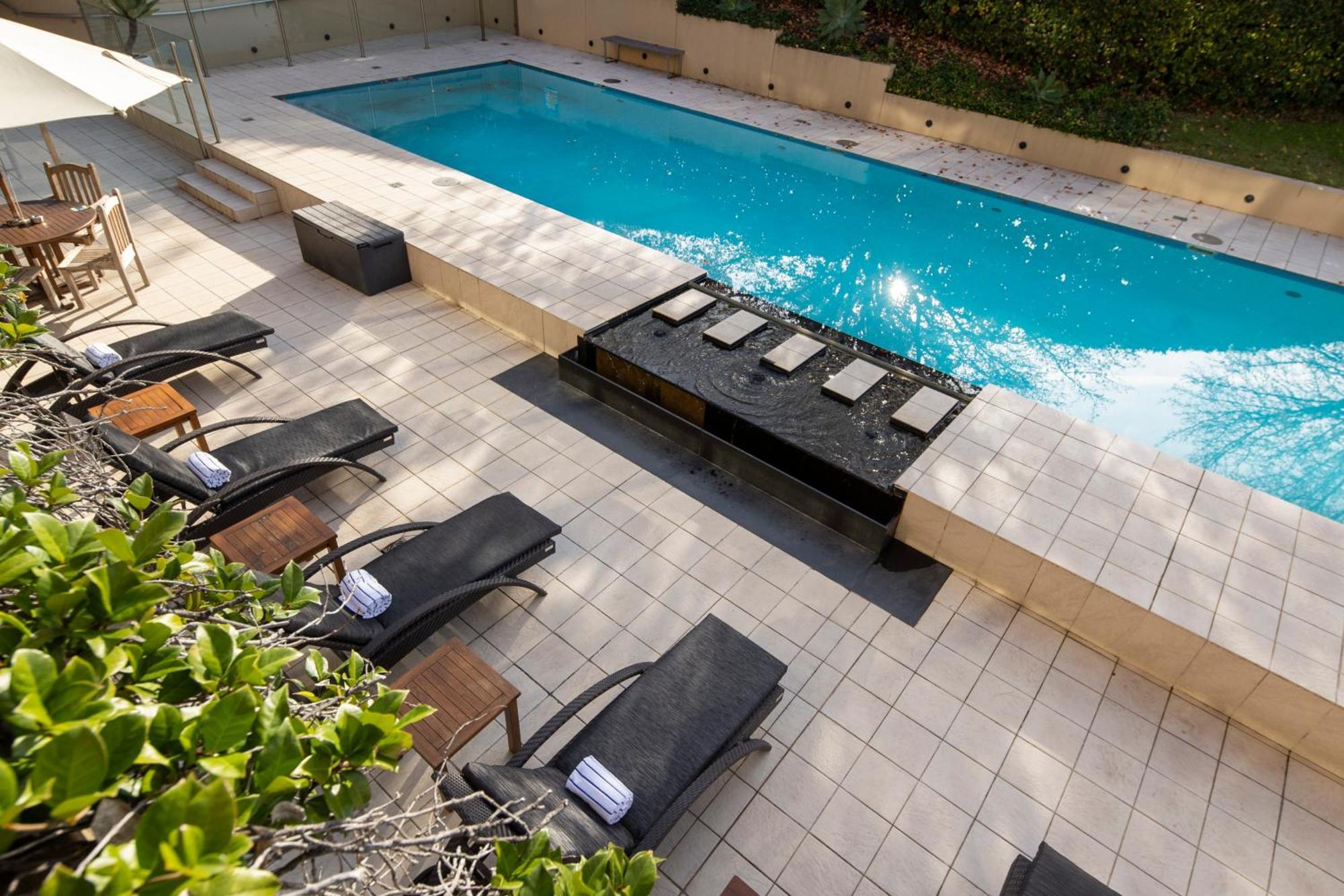 Peppers The Hills 4*